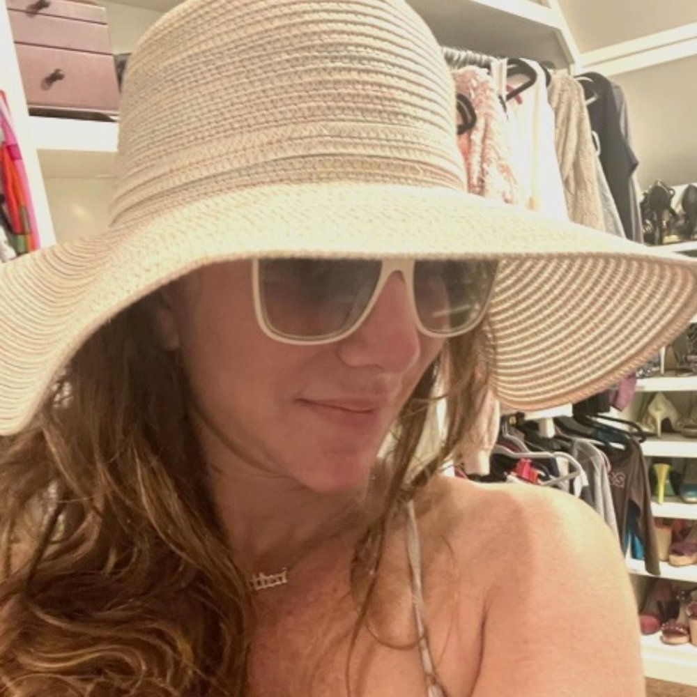 Meet your Posher, Caitlin